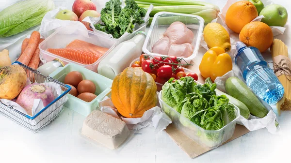 Kruidenier Verschillende Gezondheid Van Voedsel Kruidenier Winkelen Concept Evenwichtige Voeding — Stockfoto