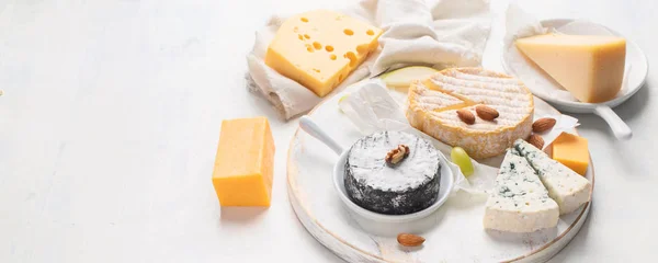 Prato Queijo Com Frutas Mel Nozes Vista Superior Com Espaço — Fotografia de Stock