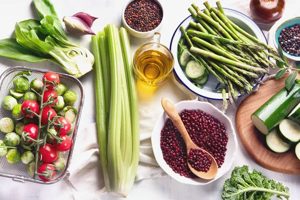 Mevsimlik Vegan Maddeler Masa Üstü Sağlıklı Gıda Kavramı Üzerinde Yemek — Stok fotoğraf