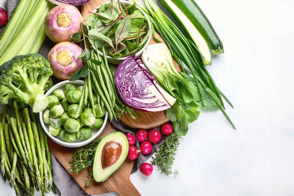 Vista Elevada Verduras Orgánicas Temporada Para Una Cocina Saludable Mesa — Foto de Stock