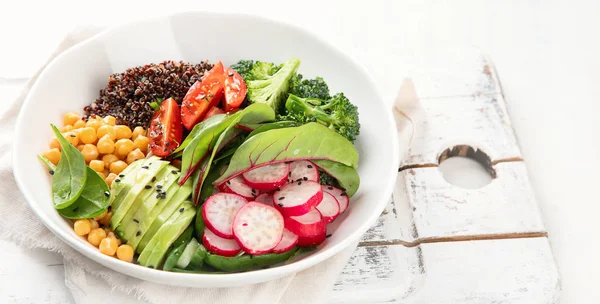 Ensalada Con Quinua Brócoli Tomates Garbanzos Tazón Comida Vegana Saludable —  Fotos de Stock