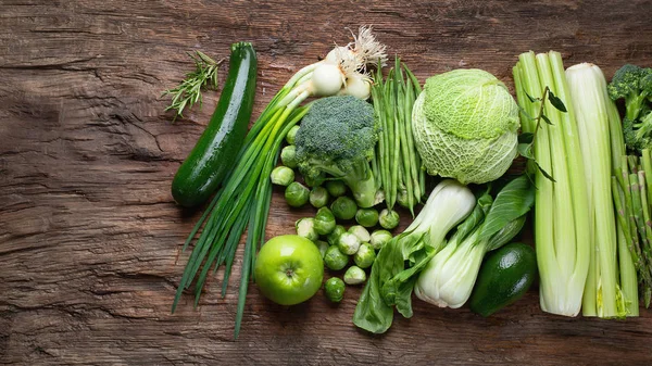 Fresh Green Vegetables Wooden Table Top View — Stock Photo, Image