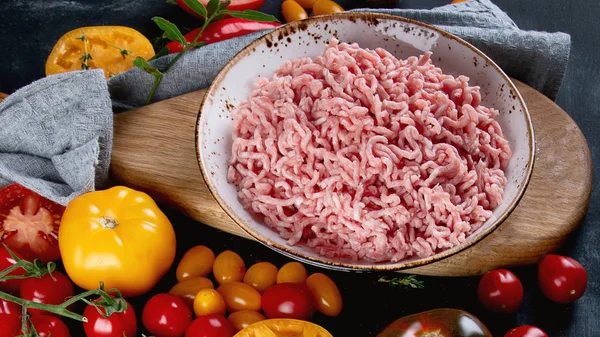 Ingredientes Para Cozinhar Carne Picada Tomates Temperos Vista Superior Deitado — Fotografia de Stock