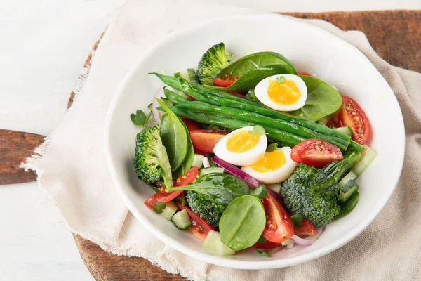 Salada Legumes Com Ovos Feijão Verde Brócolis Tomate Menu Dieta — Fotografia de Stock