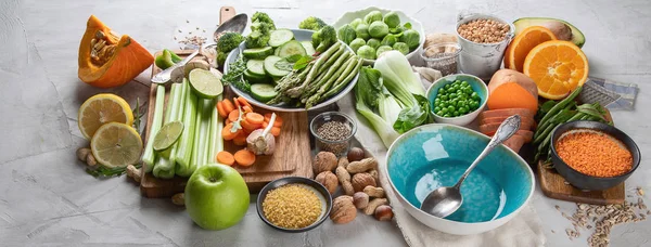 Fräsch Frisk Vegan Och Vegetarianmat Grå Bakgrund Kost Detox Ren — Stockfoto