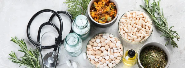 ยาทางเล นไพร และ โลกาภ แนวค ดทางการแพทย โรค Homeopathy พาโนรามา แบนเนอร — ภาพถ่ายสต็อก