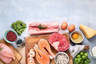 Yüksek proteinli besinleri. Sağlıklı beslenme ve diyet kavramı. Kopya alanı ile Üstten Görünüm