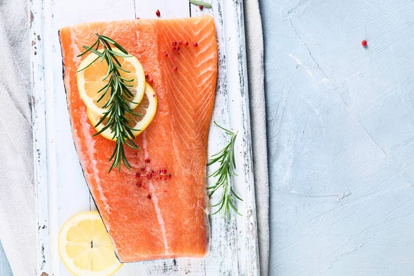 Filé Salmão Cru Peixe Fresco Vista Superior Com Espaço Cópia — Fotografia de Stock