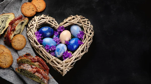 Easter Eggs Heart Shaped Nest Black Background Top View Copy — Stock Photo, Image