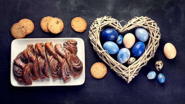 Easter Eggs Heart Shaped Nest Black Background Top View Copy — Stock Photo, Image