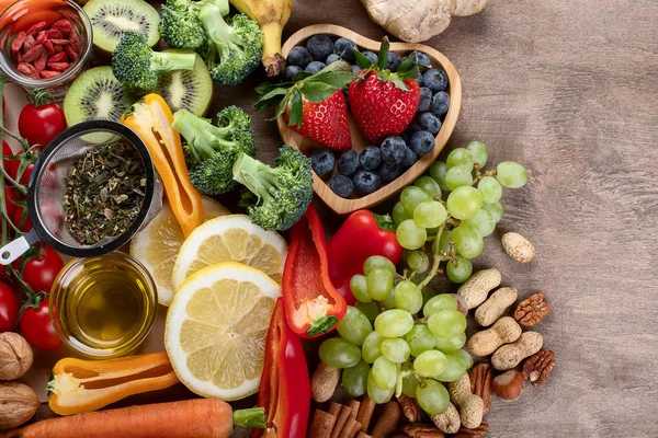 Натуральні продукти, багаті антиоксидантами та вітамінами — стокове фото