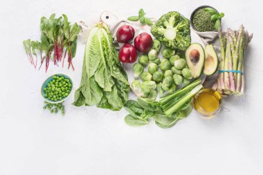 K vitamini açısından zengin gıdalar Üst görünüm, düz kopya alanı ile yatıyordu