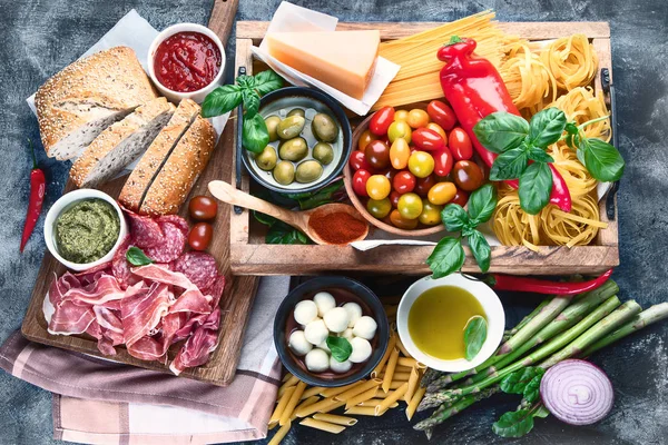 Olasz élelmiszer-összetevők. — Stock Fotó