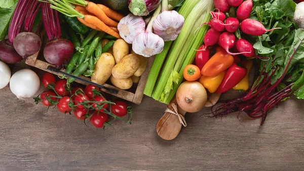 Variedade de produtos hortícolas frescos — Fotografia de Stock