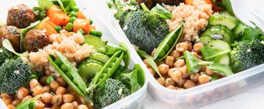 Sağlıklı vegan beslenme çantası. Temiz diyet yeme konsepti.