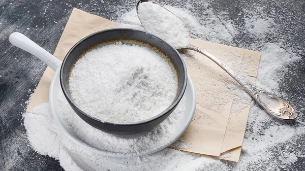 Bowl of white salt — Stock Photo, Image