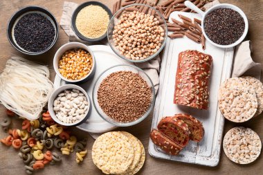 Çeşitli glutensiz gıdalar 