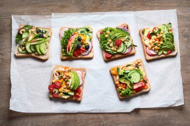 Çeşitli vejetaryen sandviçler.