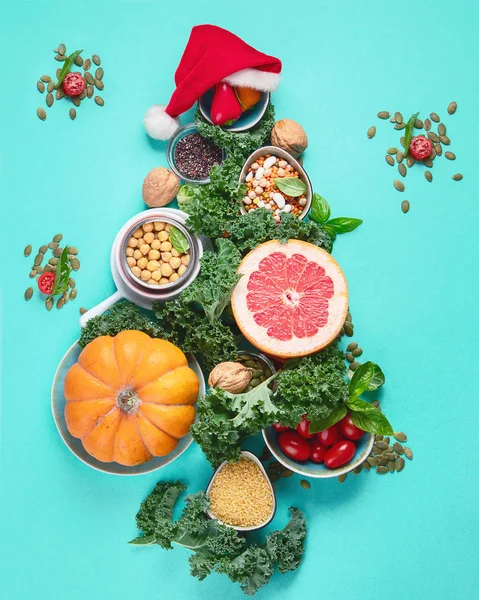 Christmas tree made from healthy food. — Stock Photo, Image