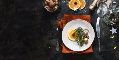 Noel Masası Hazırlama. Tatil Dekorasyonları