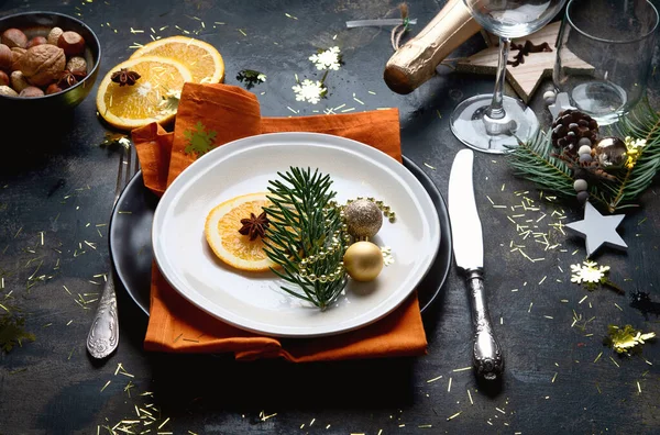 Ajuste de mesa de Navidad. Decoraciones navideñas — Foto de Stock