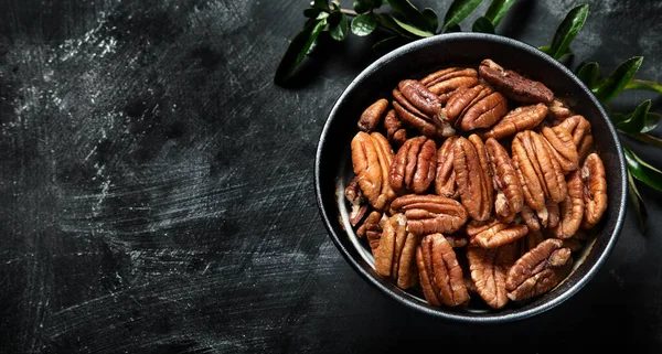 Pecannoten Een Kom Bovenaanzicht Met Kopieerruimte — Stockfoto