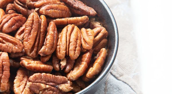 Pecannoten Een Kom Bovenaanzicht Met Kopieerruimte — Stockfoto