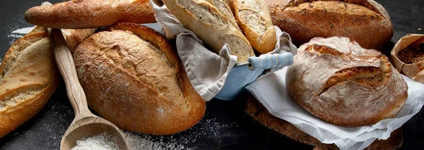 Fresh Bread Buns Black Background Copy Space View Panorama Banner — Stock Photo, Image