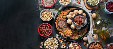 Fındıklı fındık yağı ve koyu fütürlü füt. Panorama, kopyalama alanı olan pankart