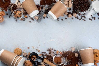 Fotokopi alanı olan kahve arka planı. Üst manzara, düz uzanma