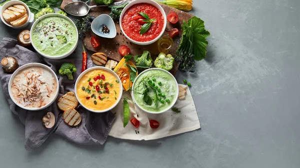브로콜리 완두콩 토마토 공간의 채식과 채식을 사람들은 비타민과 방지제를 건강에 — 스톡 사진