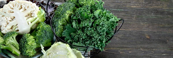 Assortment Fresh Farm Cabbages Wooden Rustic Table Delicious Fresh Vegetables — Stock Photo, Image