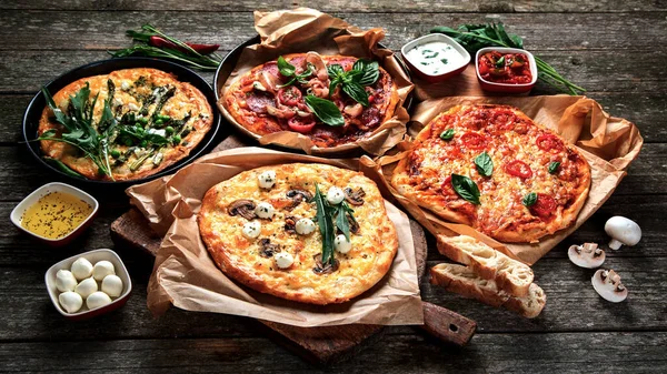 Various Kinds Italian Pizza Rustic Wooden Table Top View Wide — Stock Photo, Image