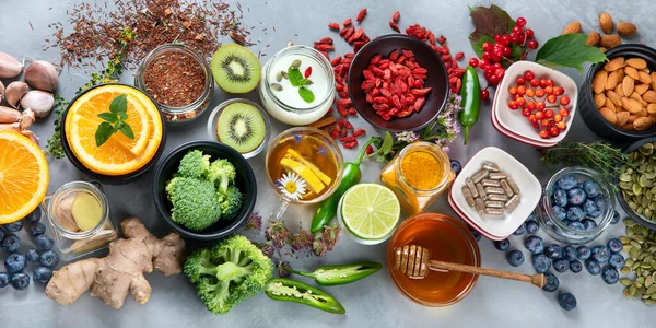 Bağışıklık uyarıcısı ve virüs koruması için sağlıklı ürünler. Soğuk algınlığı ve grip ilacı. Panorama, bayrak