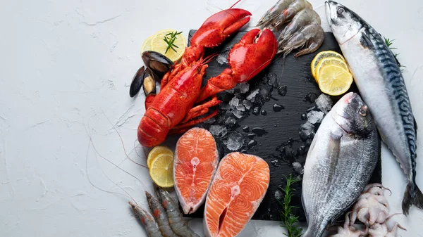 Sortiment Färsk Fisk Och Skaldjur Hälsosam Och Balanserad Kost Eller — Stockfoto