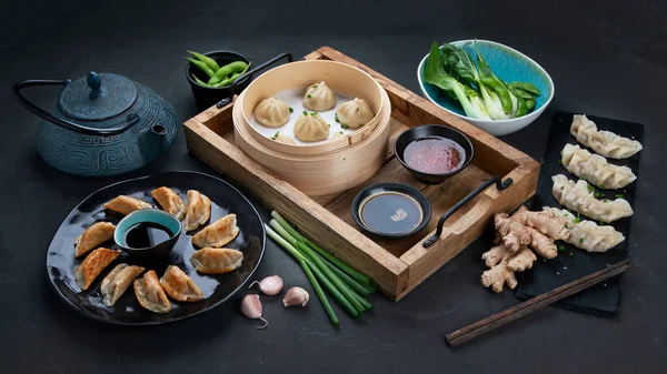 Gnocchi Asiatici Con Varietà Salse Verdure — Foto Stock