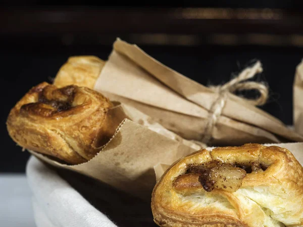 Rotoli Pasta Sfoglia Con Frutta — Foto Stock