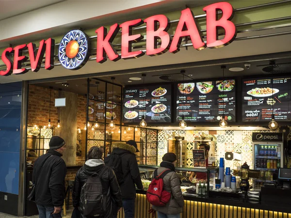 克拉科夫 2018年3月18日 Sevi 烤肉串 Restarant 在莱里亚 Krakowska Sevi 烤肉串是波兰土耳其餐馆的网络 — 图库照片