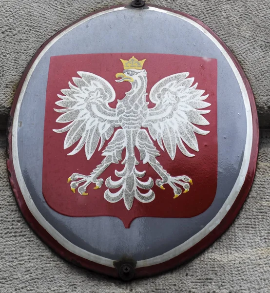 克拉科夫 2018年3月19日 徽章波兰 波兰的徽章是白色 被加冕的老鹰与金黄嘴和爪子 在红色背景 — 图库照片