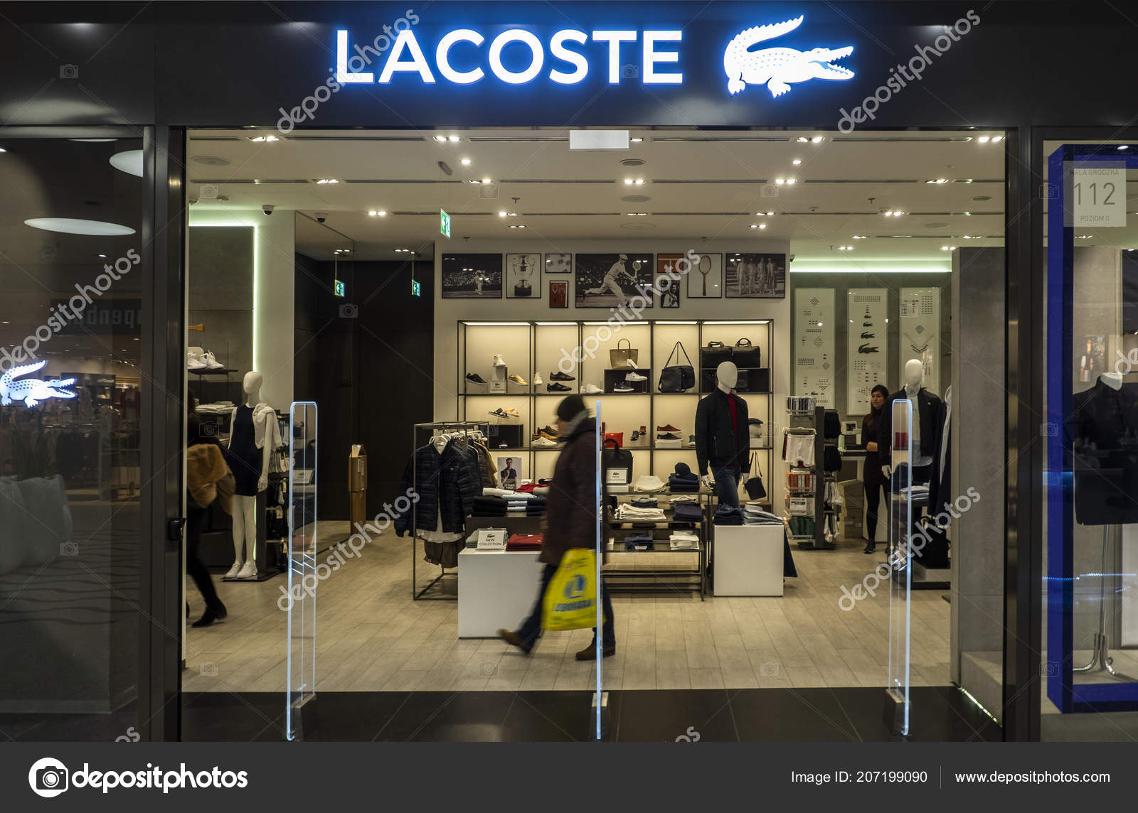Poland Krakow March 2018 Lacoste Store Galeria Krakowska — Stock