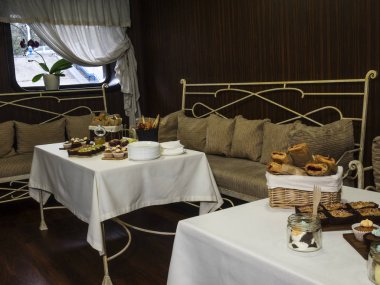 tablolar için aperatifler servis