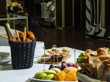 tablolar için aperatif servis