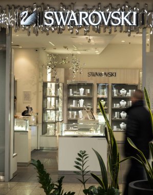 Polonya, Krakow - 20 Mart 2018: Galeria Krakowska Swarowski deposunda.