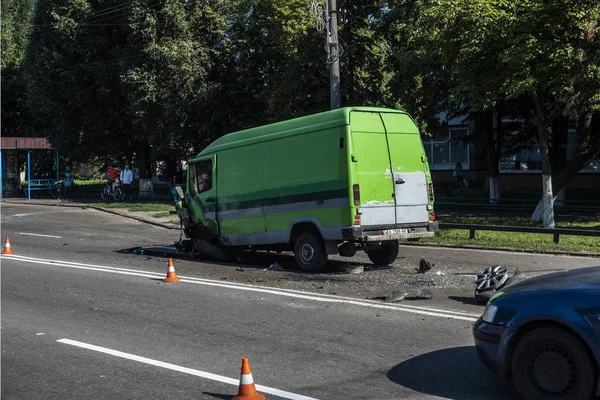 Borispyl Ucrania Agosto 2018 Una Furgoneta Vehículo Audi Estrellaron Entre —  Fotos de Stock