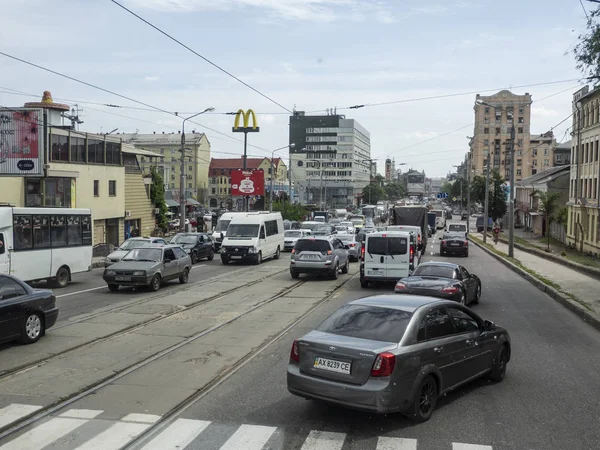 Kharkov Ucrania Mayo 2018 Tráfico Las Calles Ciudad — Foto de Stock