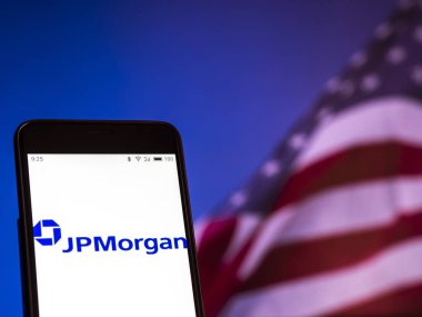 Kiev, Ukrayna - 2 Eylül 2018: Jpmorgan Chase logo akıllı telefon görüntülenen gördüm. New York Menkul Kıymetler Borsası (Nyse) göre piyasa değeri $390,3 milyar, Ondokuz yeri şirketidir