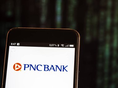 PNC finans hizmetleri logo bir akıllı telefon görüntülenen gördüm