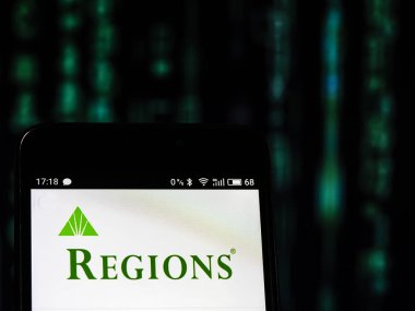 Kiev, Ukrayna - Sept 10,2 2018: görülen bölgeleri Financial Corporation logosu görüntülenen bir akıllı telefon