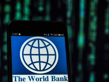 Kiev, Ukrayna - Sept 10,2 2018: görülen Dünya Bankası logosu görüntülenen bir akıllı telefon