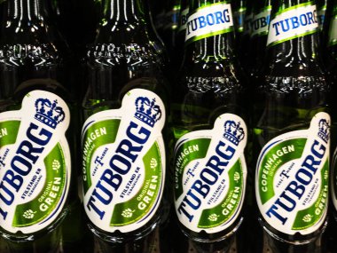 Kiev, Ukrayna 13 Eylül 2018: Tuborg Bira (Danimarka) mağaza